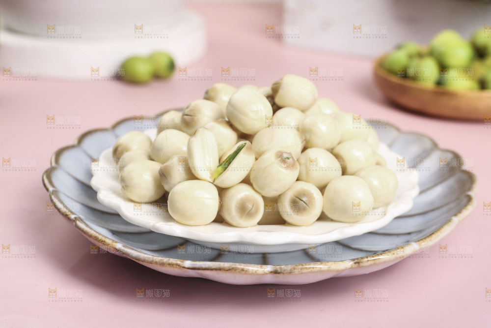 浅底上的莲子