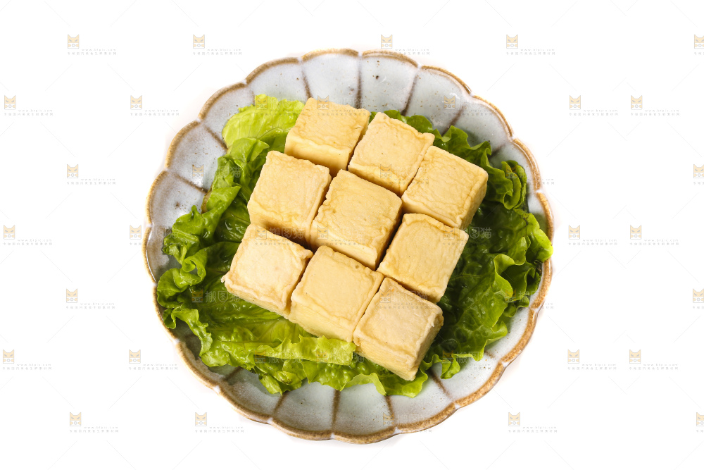白底上的火锅丸子