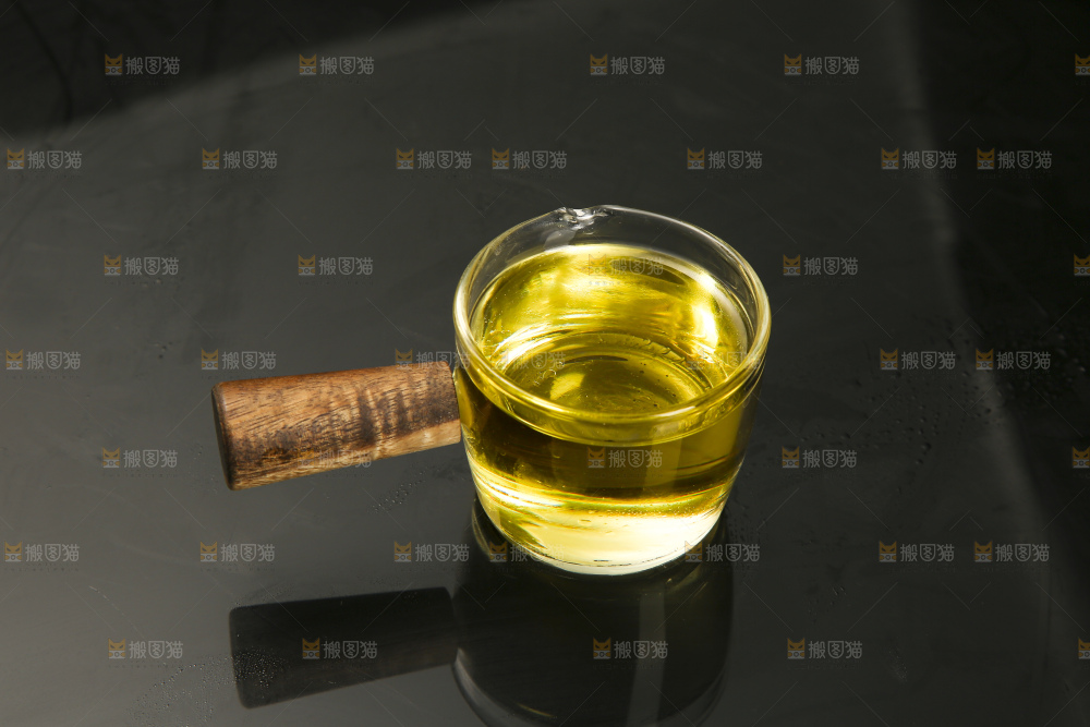 深底上的山茶油