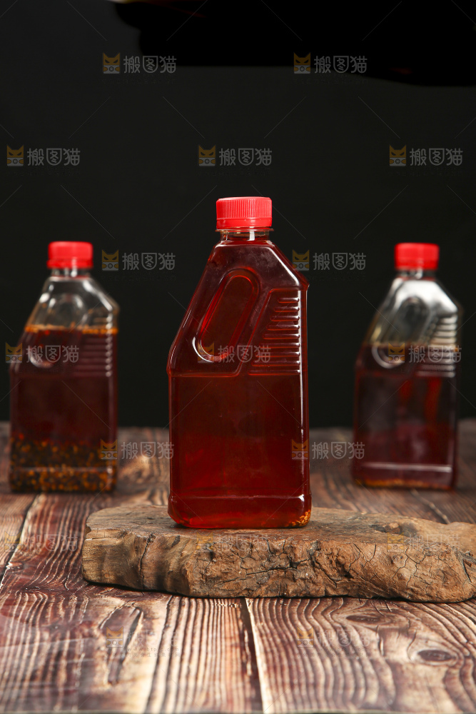 木底上的辣椒油