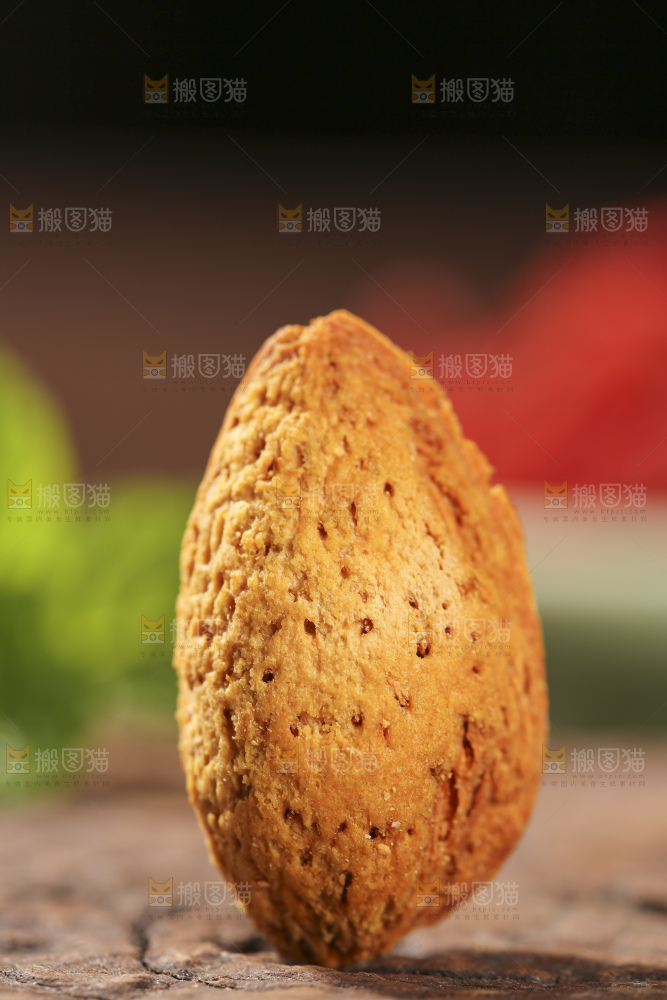 深底上的扁桃仁