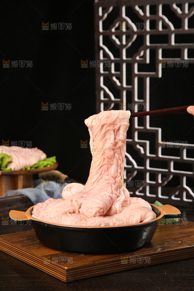 深底上的新鲜猪大肠