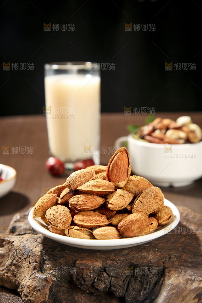 深底上的扁桃仁