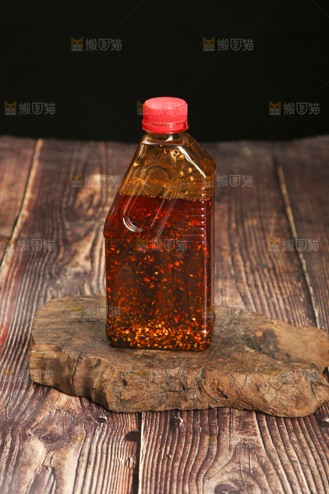 木底上的辣椒油