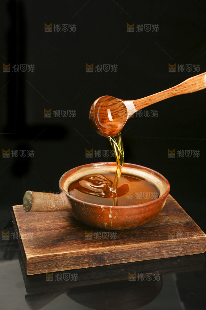 深底上的山茶油