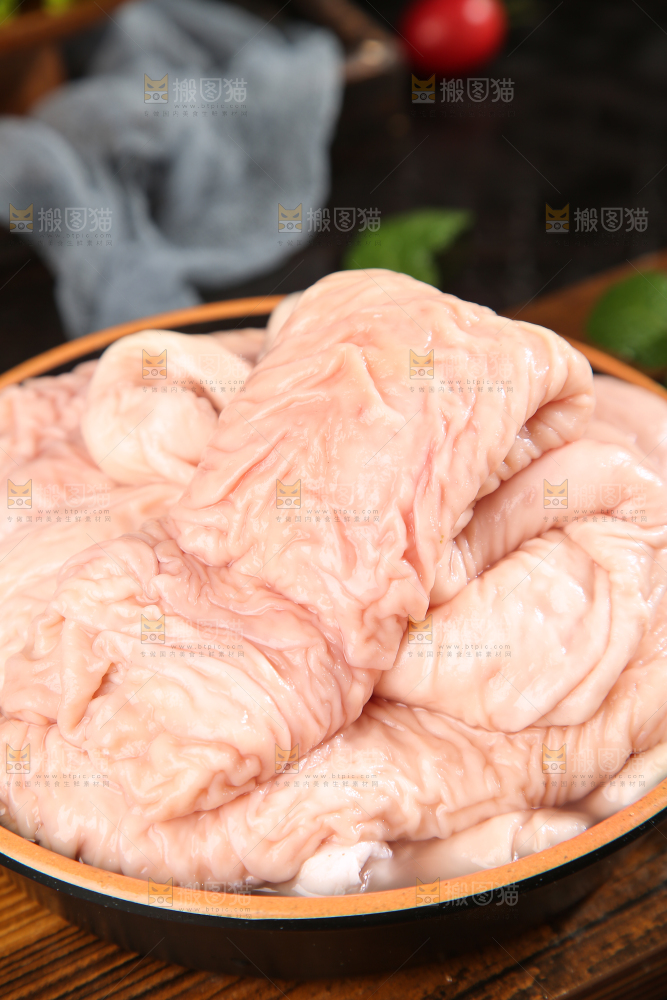 深底上的新鲜猪大肠