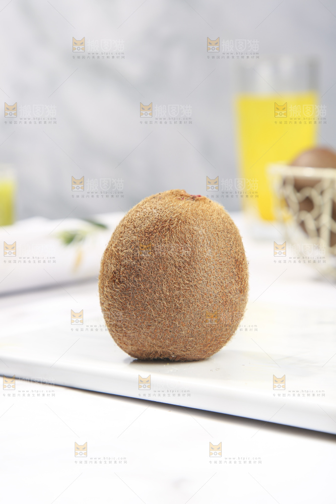 浅底上的瑞玉猕猴桃