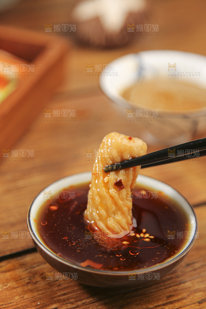 木底上的火锅丸子