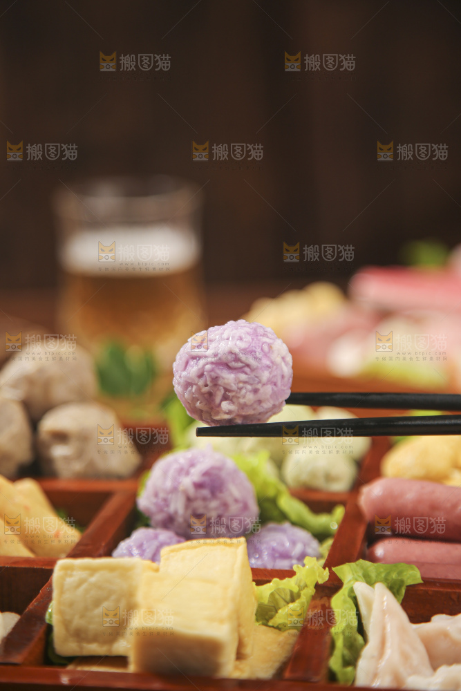 木底上的火锅丸子