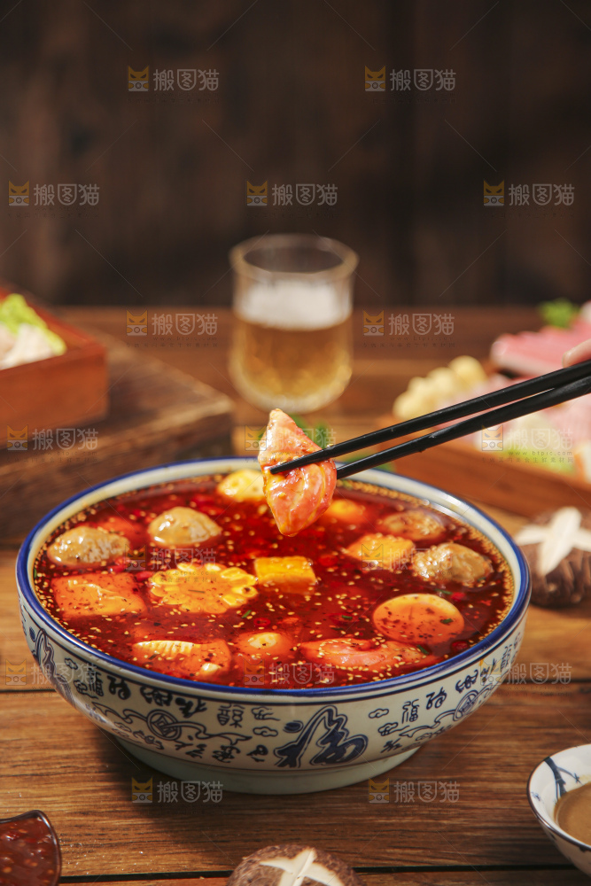 木底上的火锅丸子
