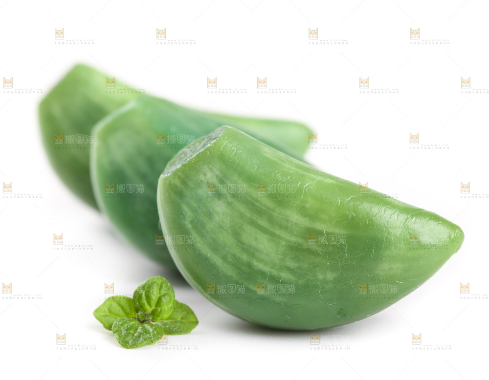 白底上的腊八蒜