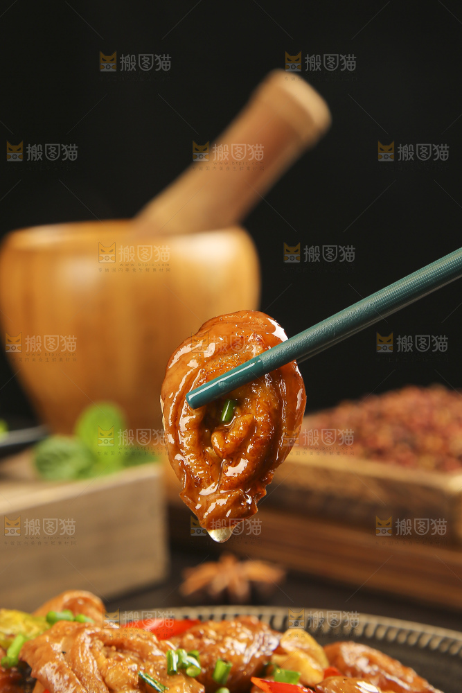 深底上的炒肥肠
