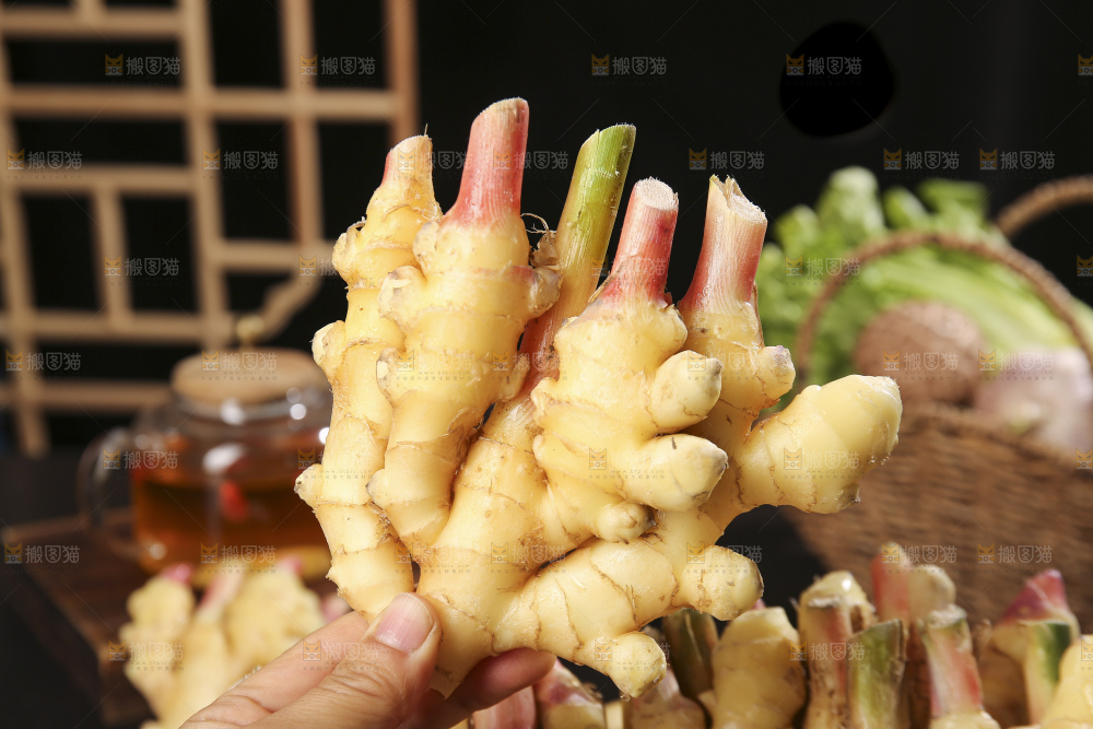 深底上的小黄姜