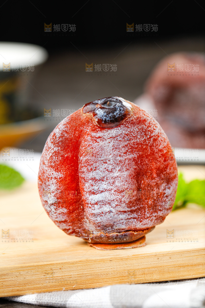 浅底上的吊柿饼