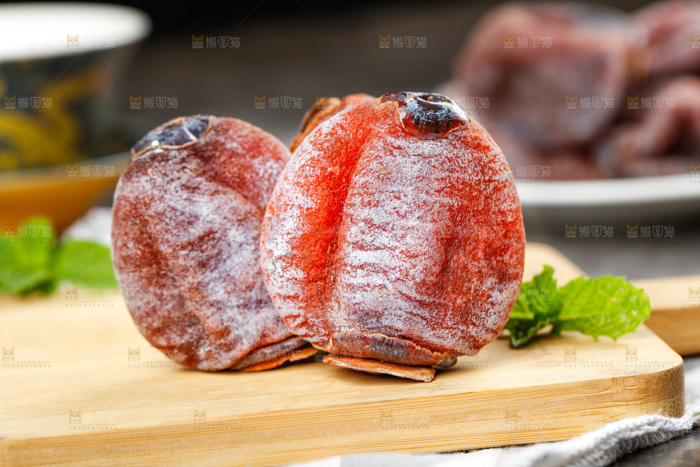浅底上的吊柿饼