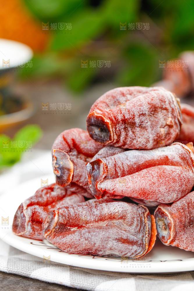 浅底上的吊柿饼