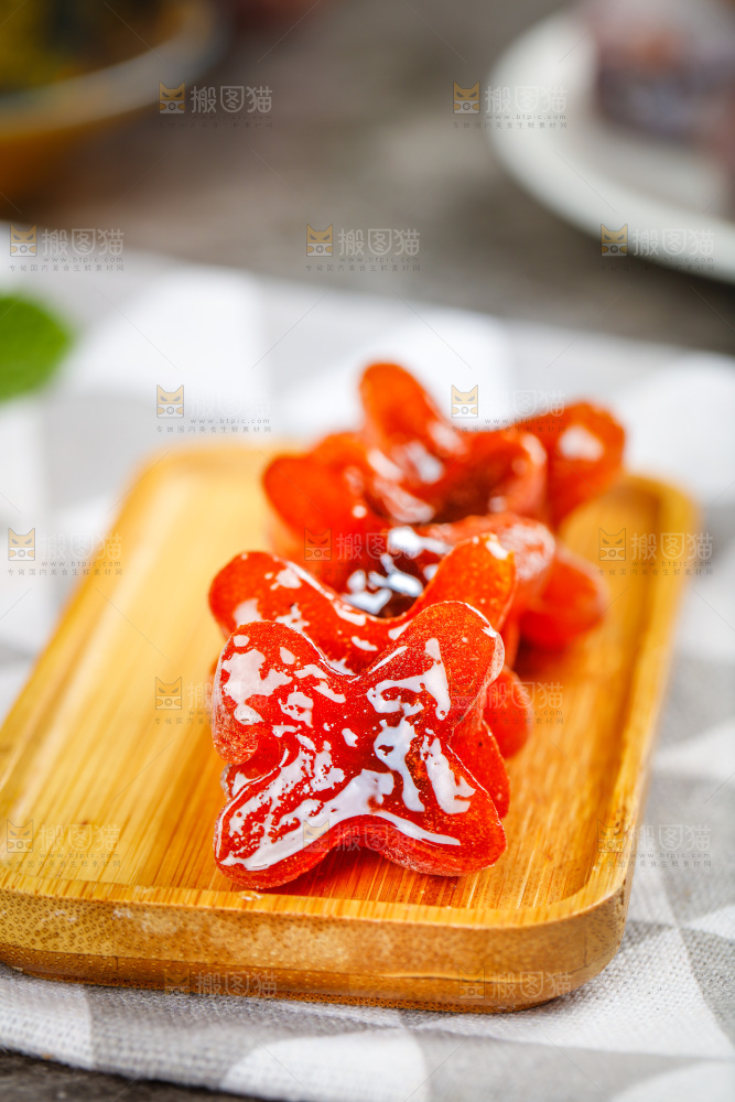 浅底上的吊柿饼