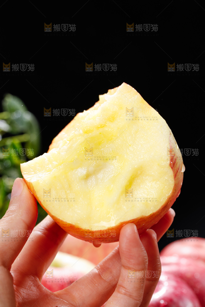 深底上的条纹苹果