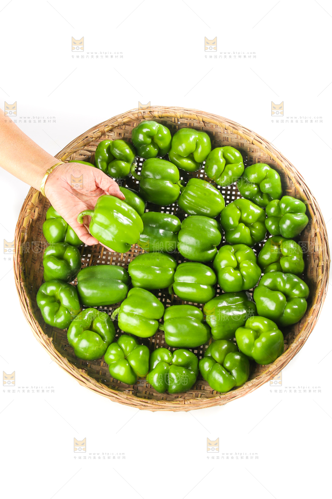白底上的青圆椒