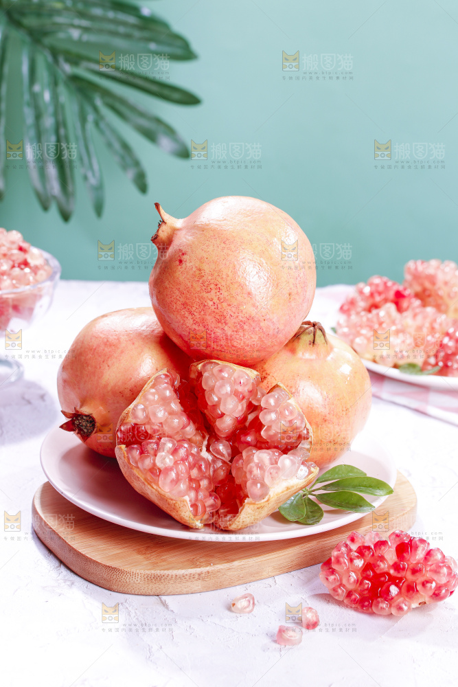 浅底上的蒙自石榴