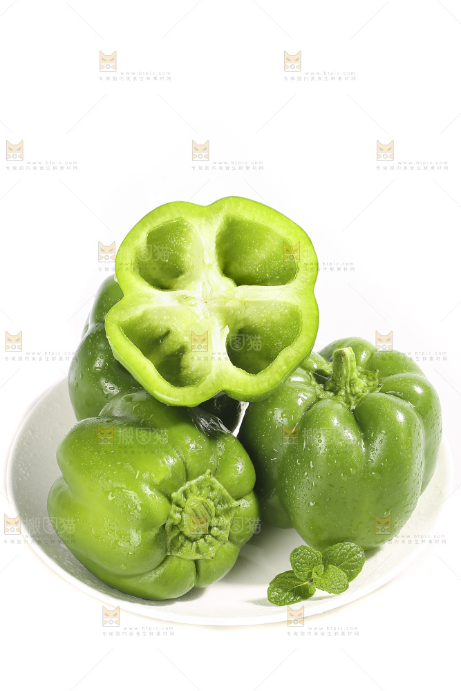 白底上的青圆椒