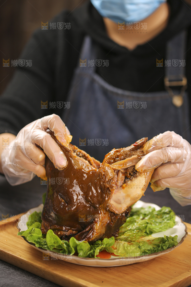 深底上的羊头肉