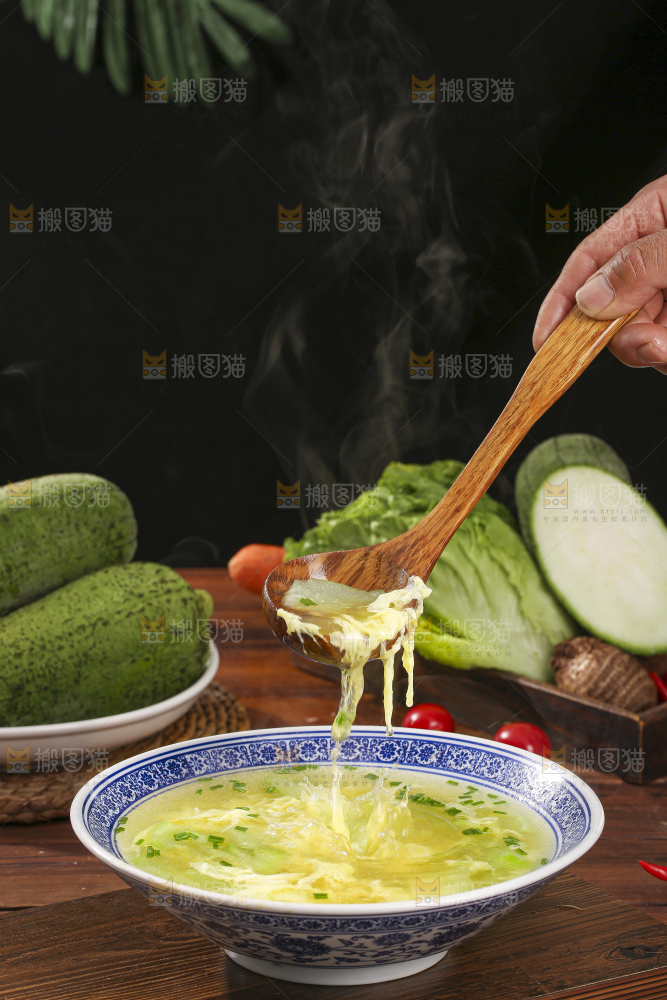 盘子里的丝瓜炒蛋