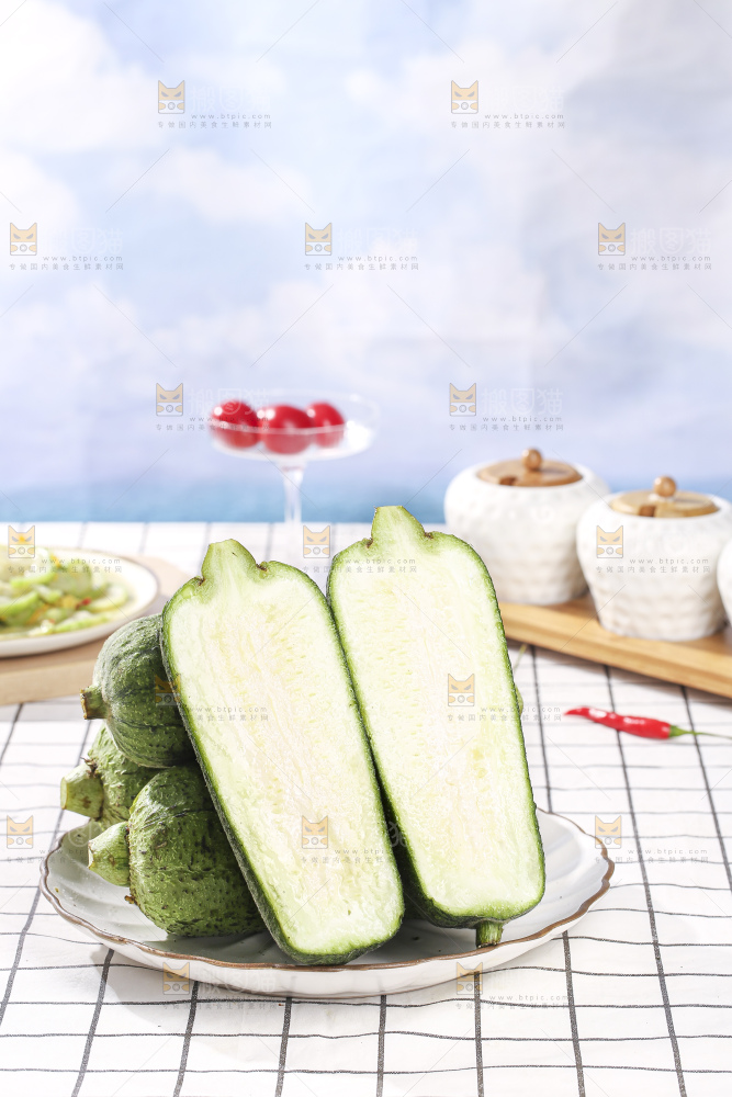 浅底上的肉丝瓜