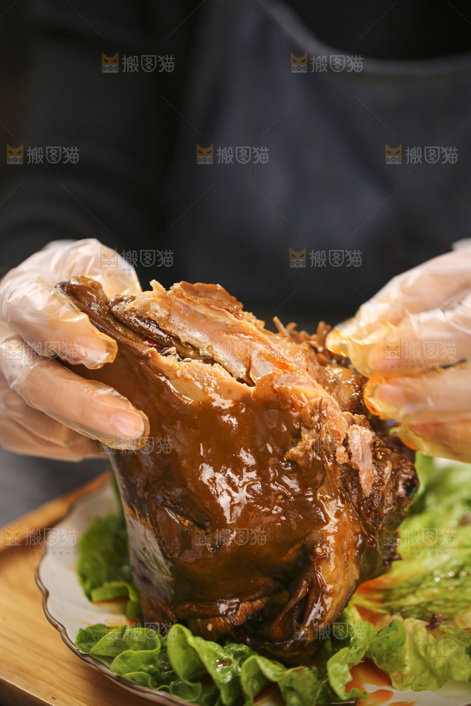 深底上的羊头肉