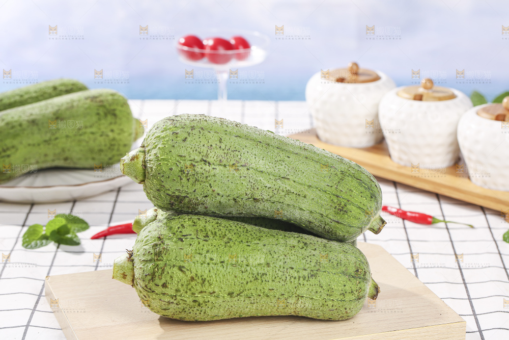 浅底上的肉丝瓜