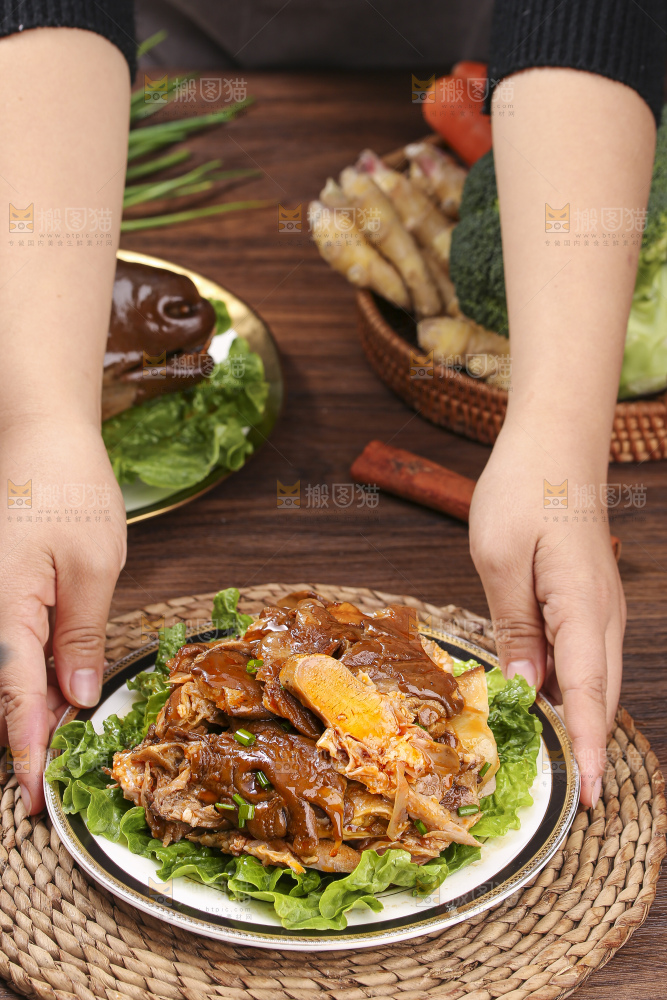 深底上的羊头肉