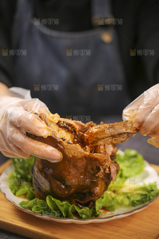 深底上的羊头肉