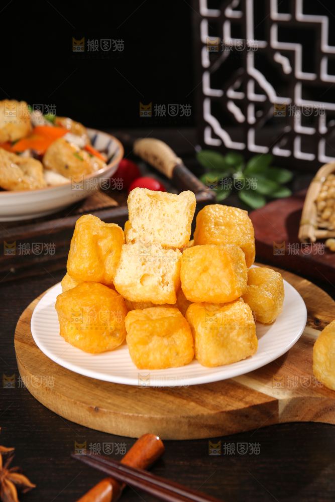 深底上的油豆腐