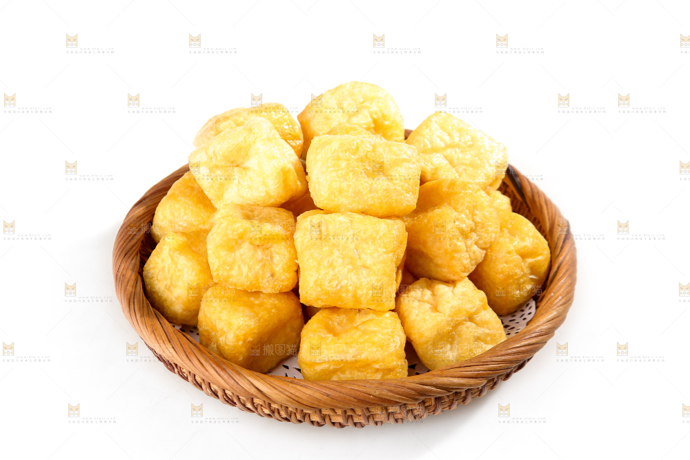 白底上的油豆腐