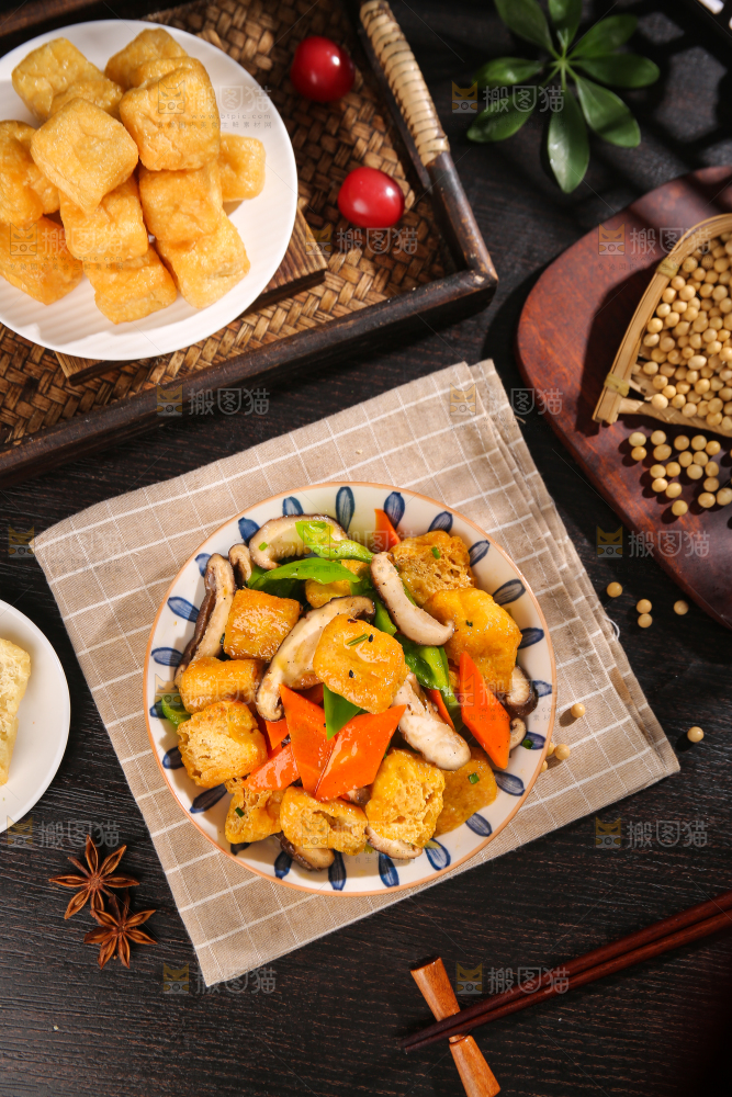 深底上的油豆腐