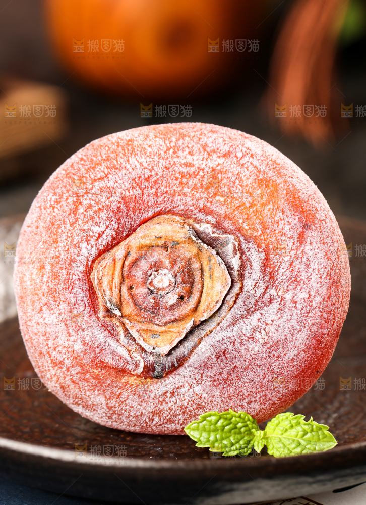 木底上放着柿子饼