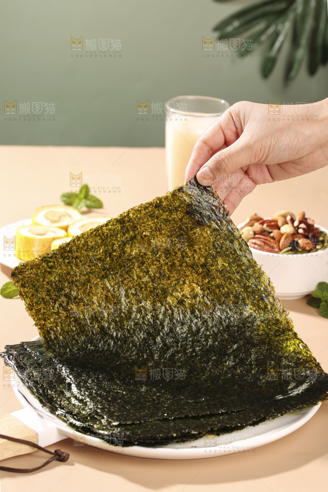 浅底上的海苔卷