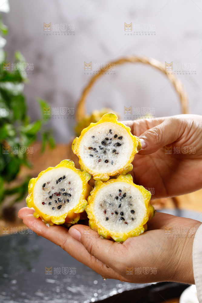 深底上的燕窝果