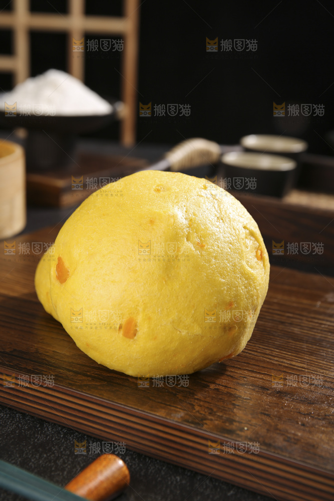 深底上的南瓜馒头