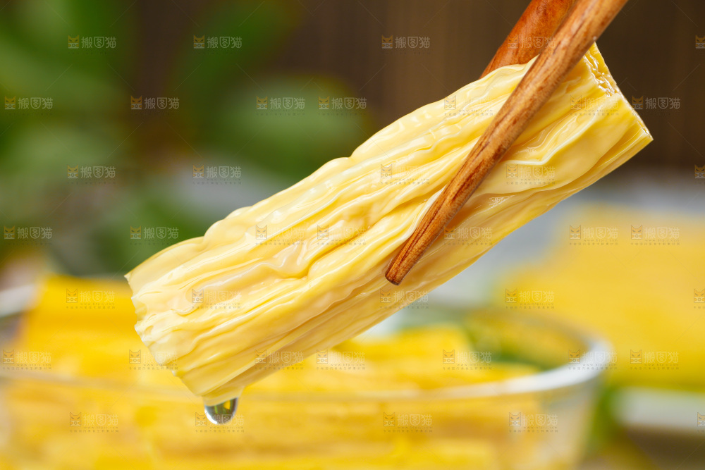 碗里装着腐竹