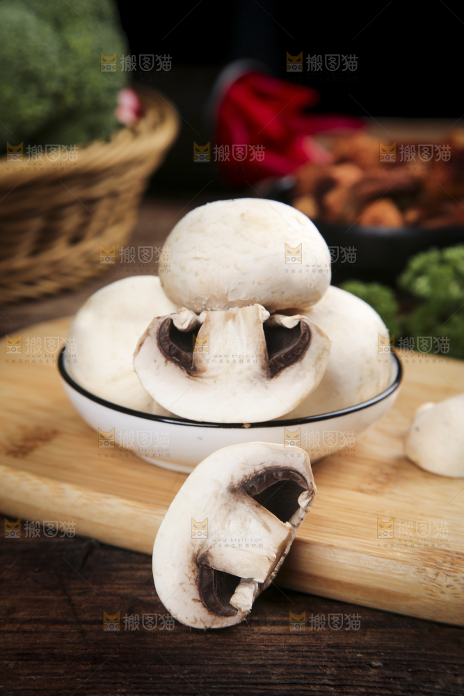 深底上的口蘑