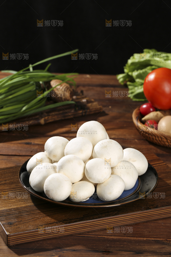 木底上的口蘑