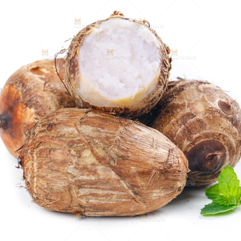 白底上熟的小芋头