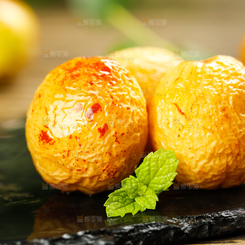 黑底上的蒸枣