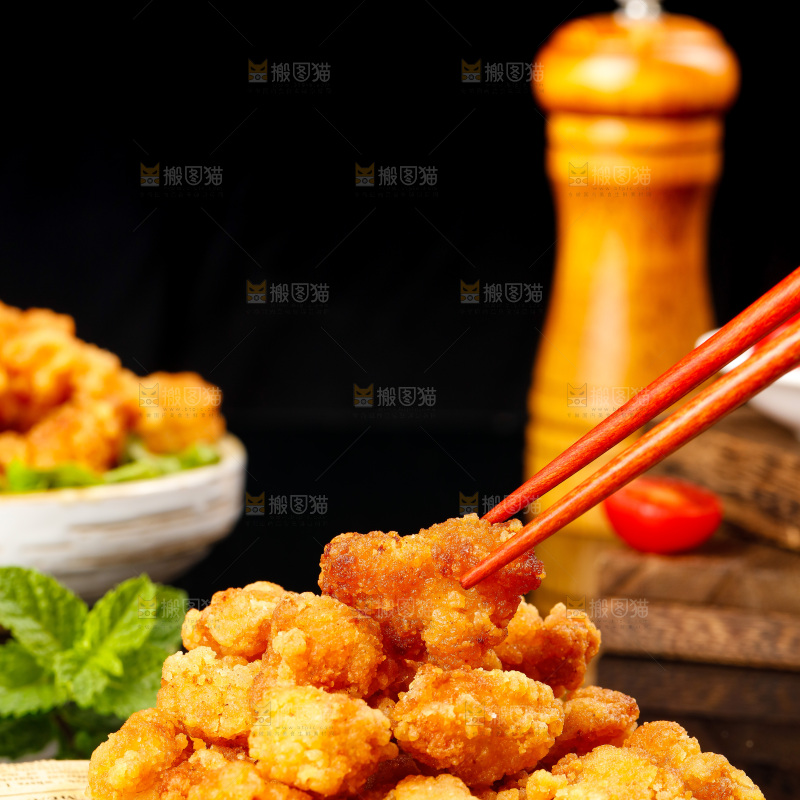 黑底上的劲爆鸡米花