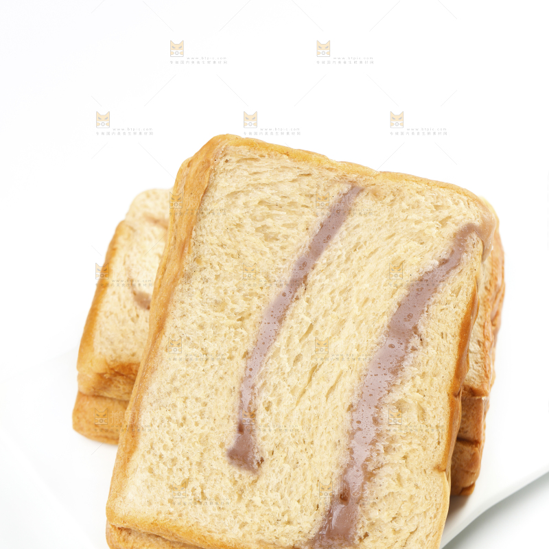 白石板上的粗粮双料吐司