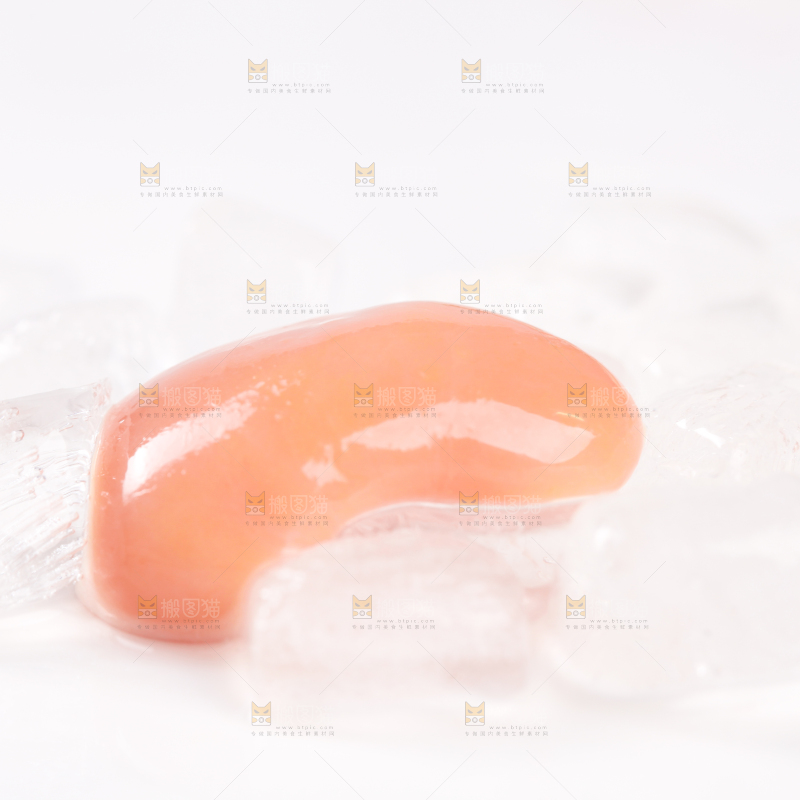 白底上的冷冻鸡腰