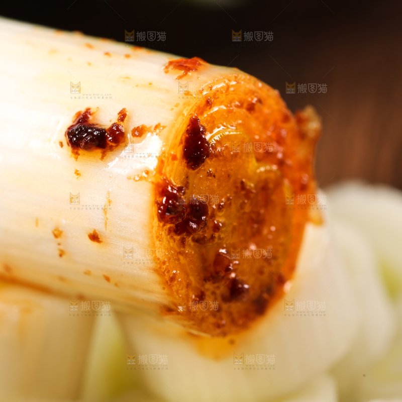 蘸酱的大葱