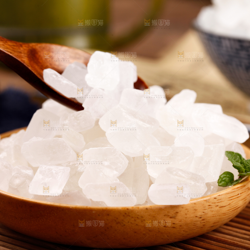 盘子里装着单晶冰糖