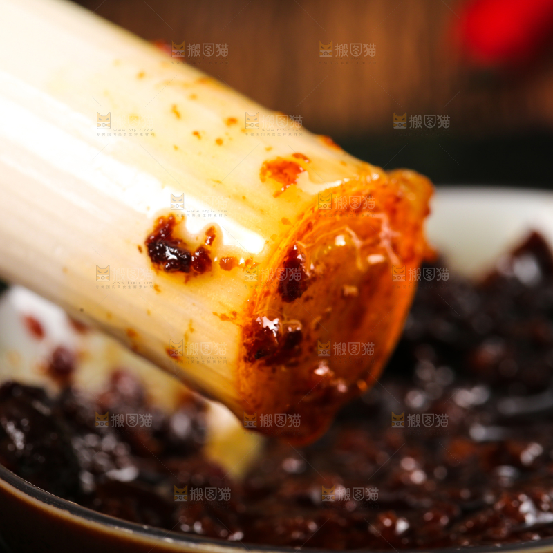 蘸酱的大葱